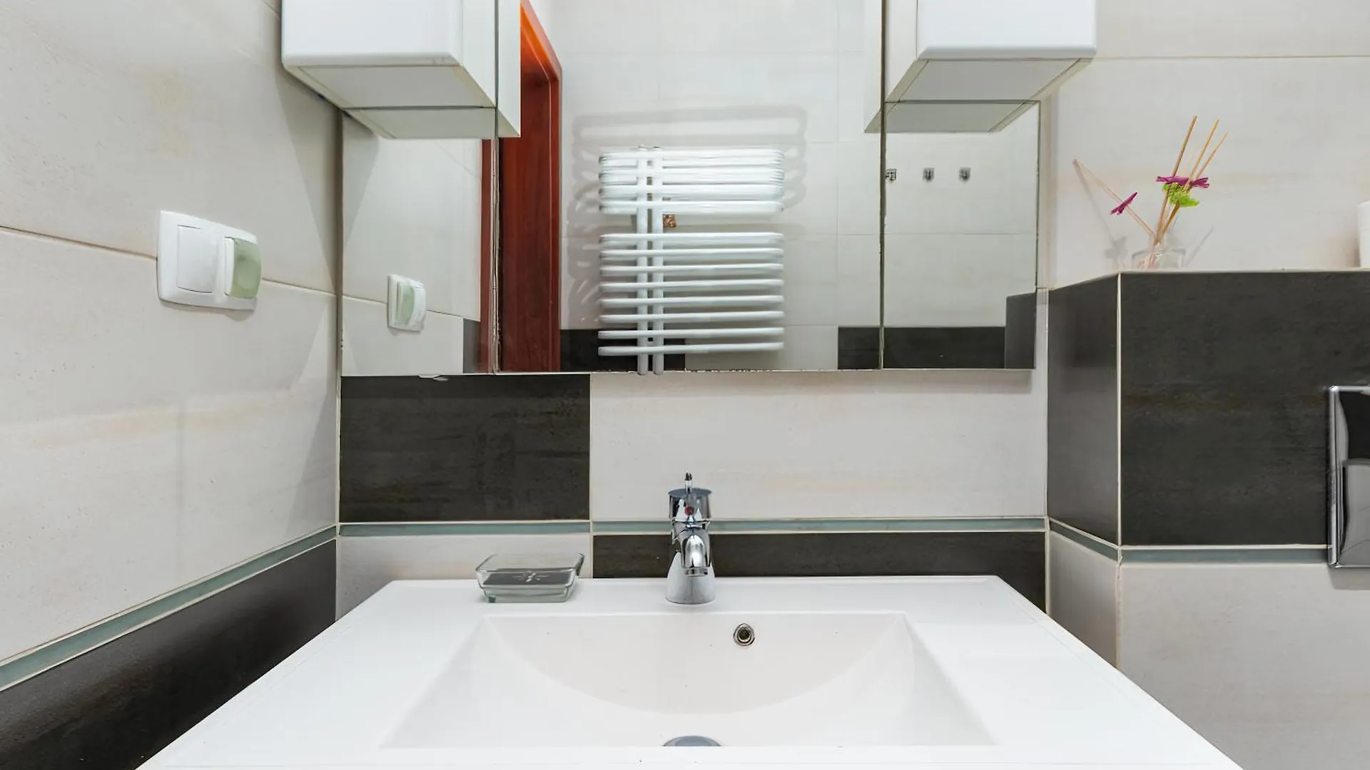Chodkiewicza 6 By Homeprime Warsaw